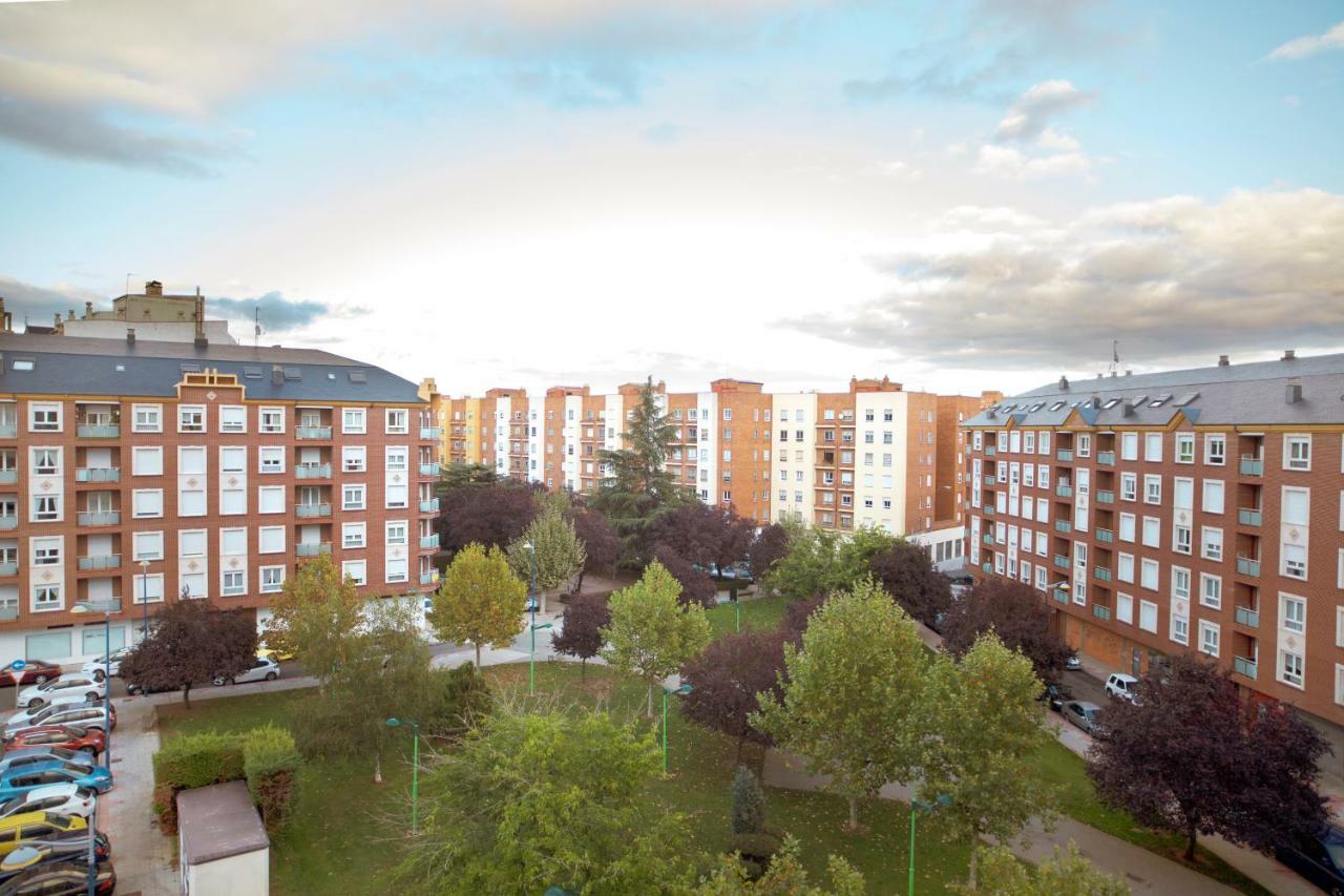 Housingleon - Conde Duplex Con Garaje Gratuito Apartman Kültér fotó